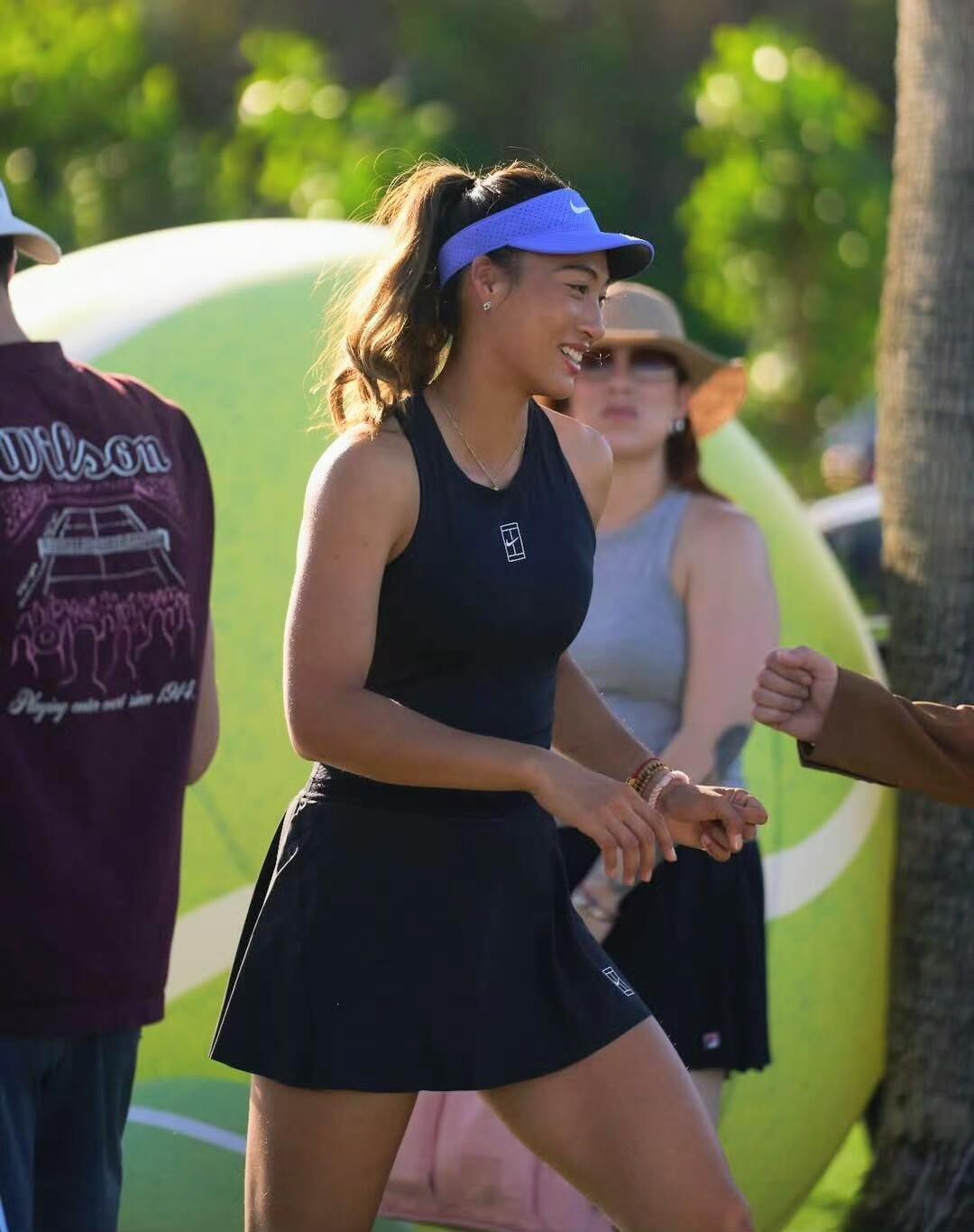 郑钦文缺席澳网后痛哭郑钦文说，因为身体原因不得不缺席澳网时，她在浴室里哭了很久。