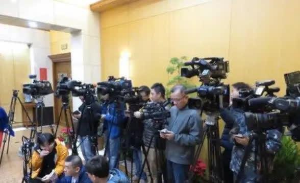 日本想买俄罗斯石油，但要求俄罗斯必须低价卖，执行限价油价，国际油价100美元一桶