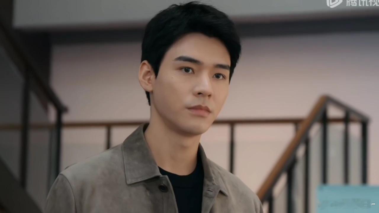 家事法庭相亲会爆改修罗场家事法庭沈谢秩本来是被兄弟硬拽来凑数的，百无聊赖地扫了一