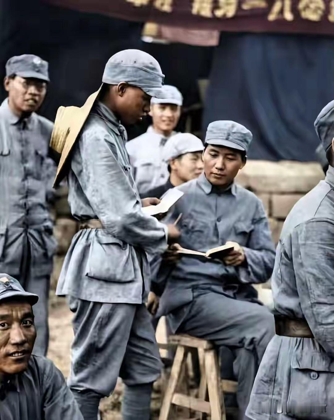 山河依旧，伟人千秋留名。
远见奠基盛世，担当守护家国，他是民族永远的领路人，精神