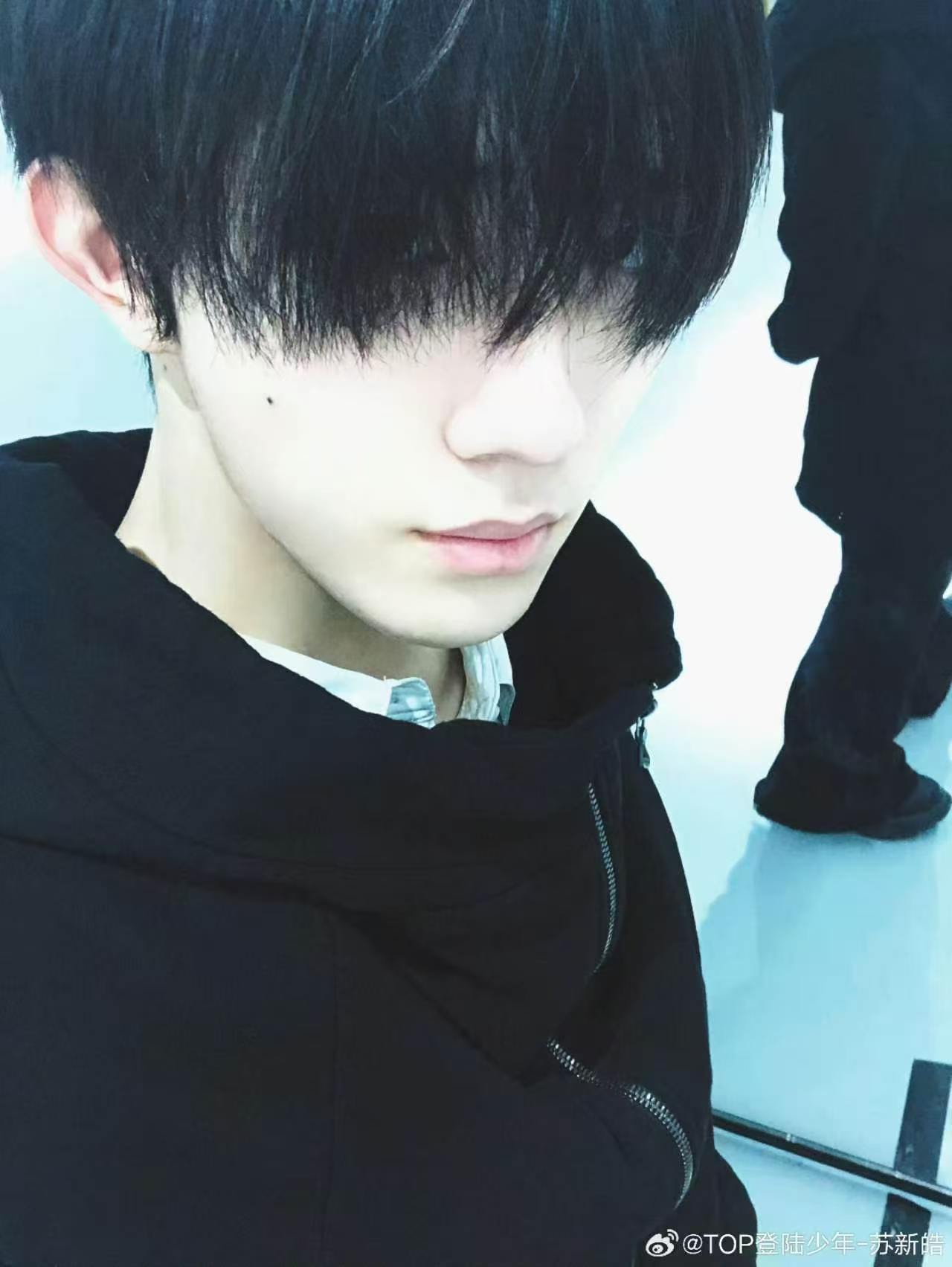 苏新皓直播销量首位破万TOP演唱会直播，苏新皓销量断层第一，首位破万🔥苏新皓直