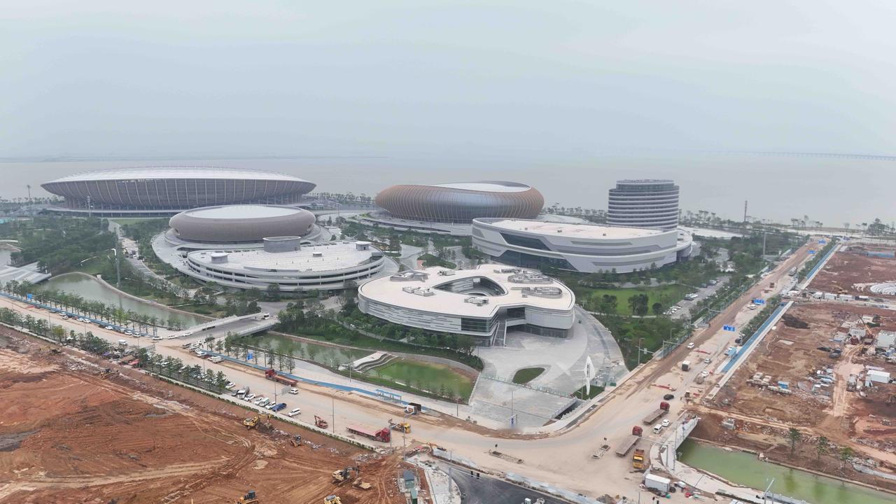 好消息5月25日广州南沙最大的体育综合馆即将要完工了。据说今年全运会开幕不在这里