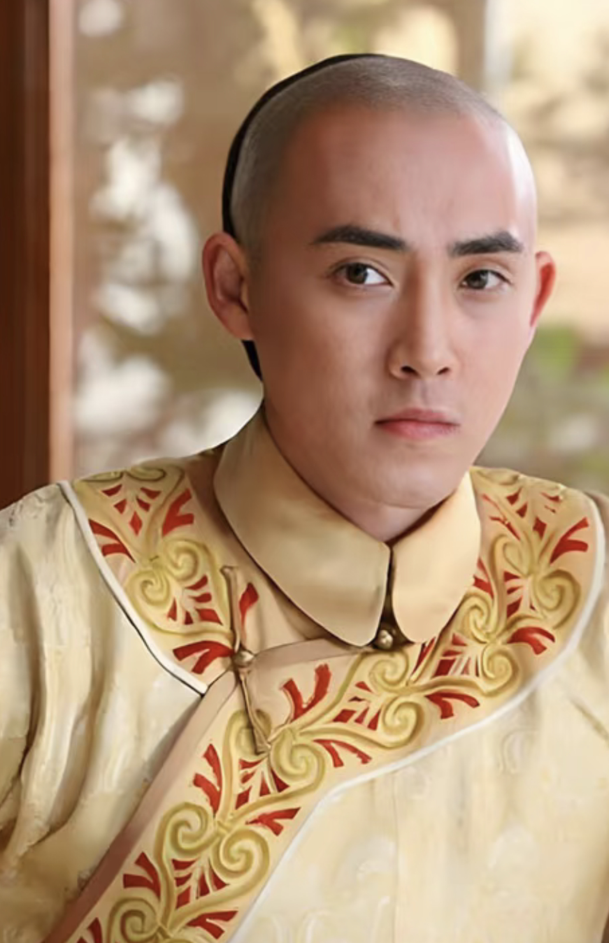张睿初舞台演唱的这首《奔向你》，让多少人想起了《新还珠格格》的五阿哥啊。张睿回应