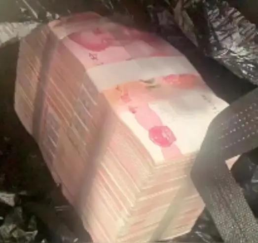 十万借款见真章！这波操作戳中无数人泪点
 
一笔五十万的雪中送炭，一场十万块的倾