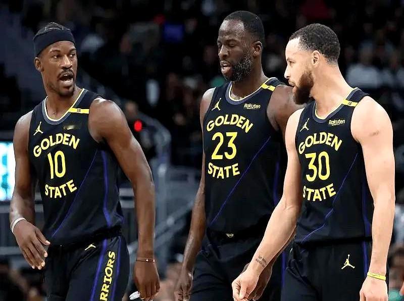 勇士就没了主心骨
 

库里这一伤，直接就得坐场边养着了。
 

眼瞅着他们接下