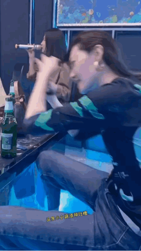 单看这眼神，就知道是不好惹的狠角色 