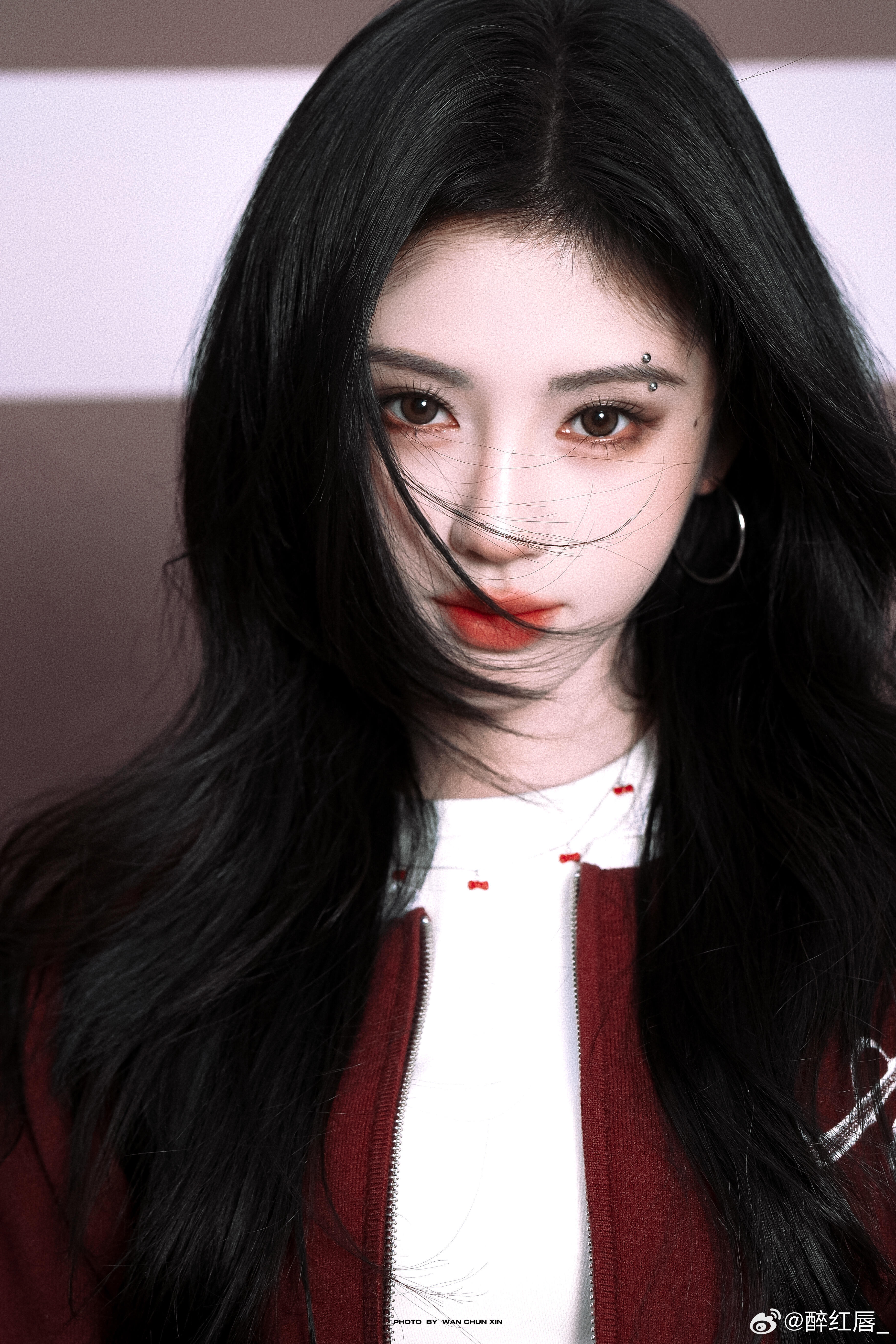 鞠婧祎布灵布灵闪闪发光真的很难不喜欢！鞠婧祎布灵布灵的模样又精致又灵动，自带柔光