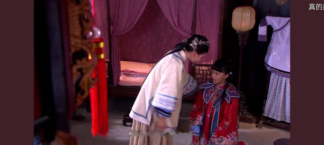 重温老剧大丫鬟 才发现，原来当年“被同情”的丫鬟竟是“人间迷惑行为大赏”！
 