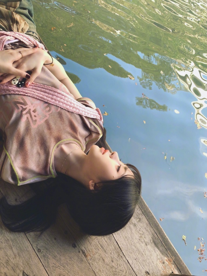 小鞠又去哪里玩啦好美好美 