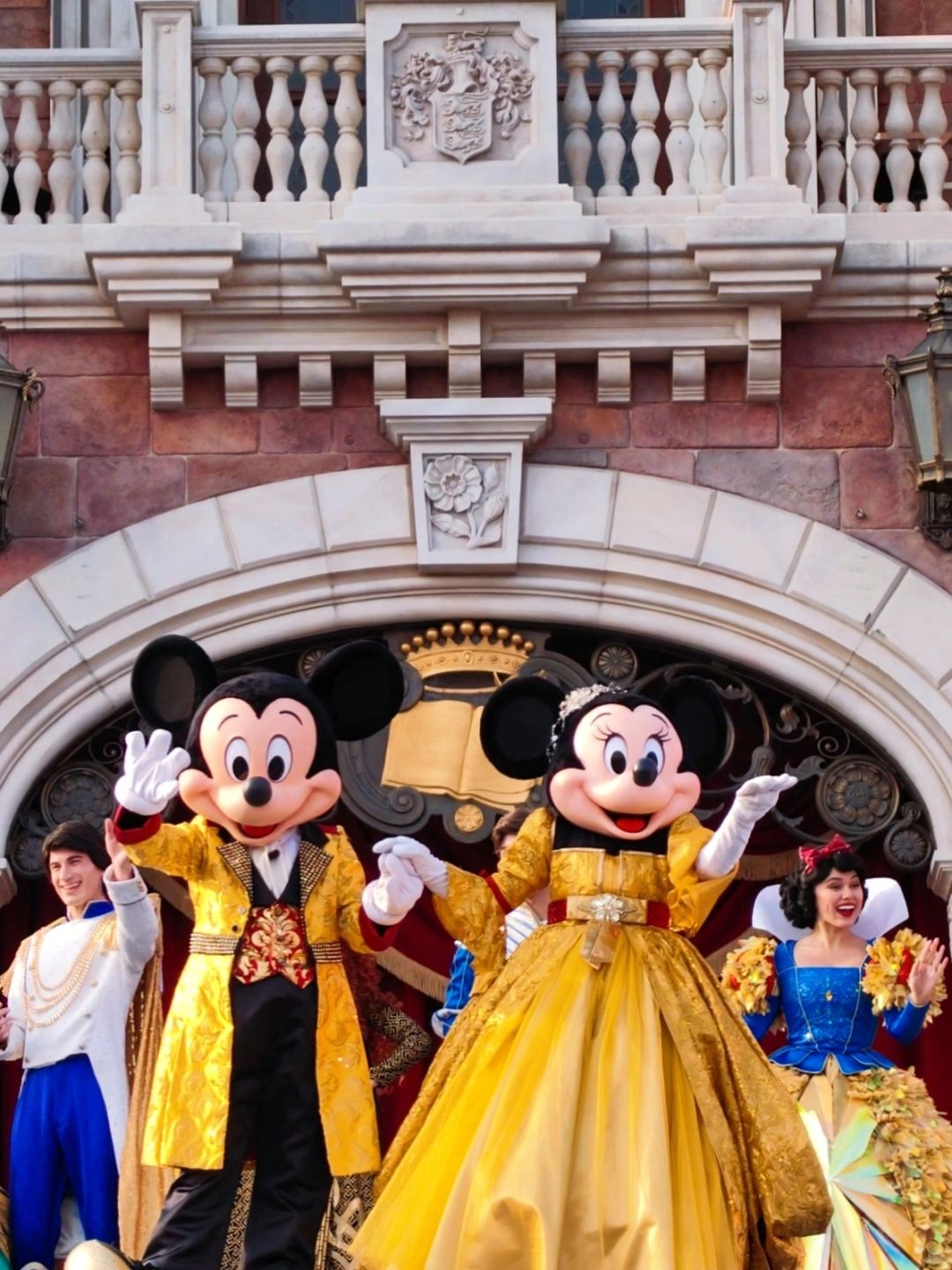 求求外地去上海迪士尼的朋友买个礼宾服务吧