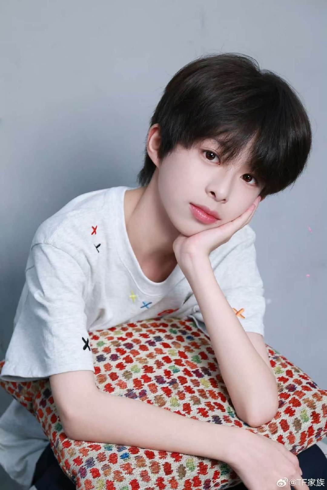 tf家族发了五代全员tf发了五代全员写真照 五代全员留言贴来了 