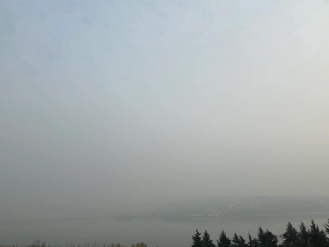 #分享一张大自然的照片#今天的黄河三门峡库区段，看不到黄河了。