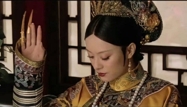 恭迎熹妃回宫 刚开始都没认出来姐姐好美好美 