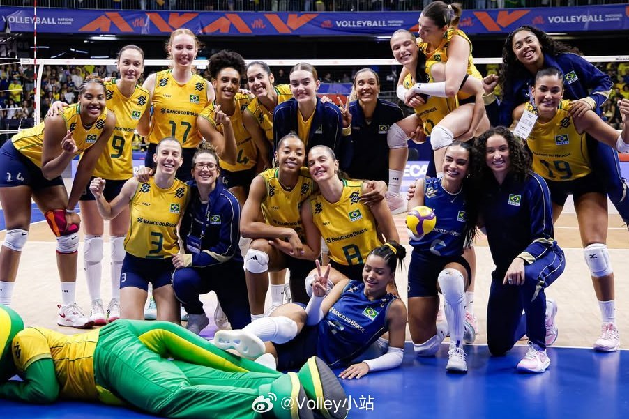 巴西女排本届世联赛首败✅ 3-1 x 🇳🇱 荷兰✅ 3-1x  🇩🇴 多