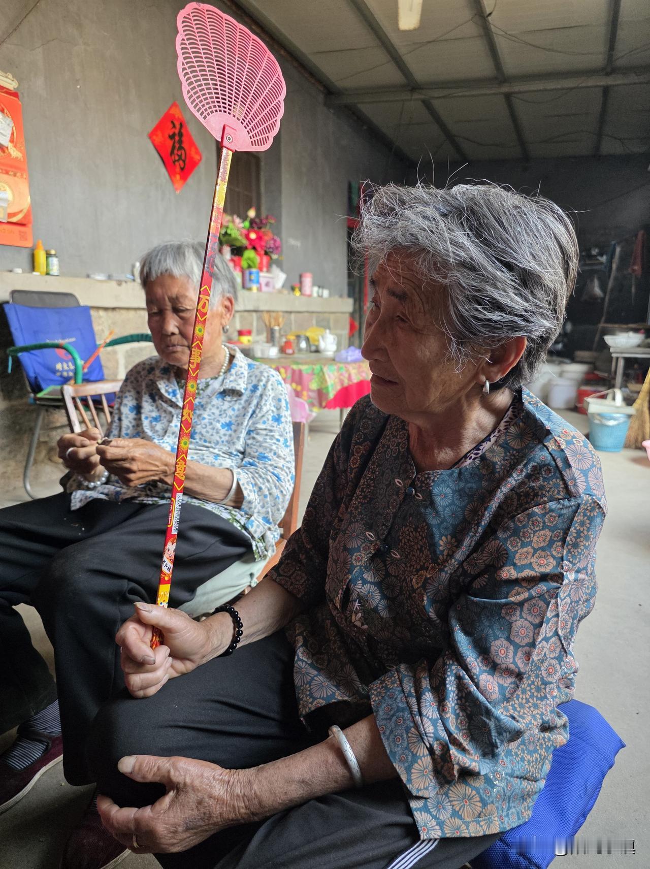 80岁婶子的这番话，我觉得很有道理……

她说：“人出生的时候，身上都带着一张小