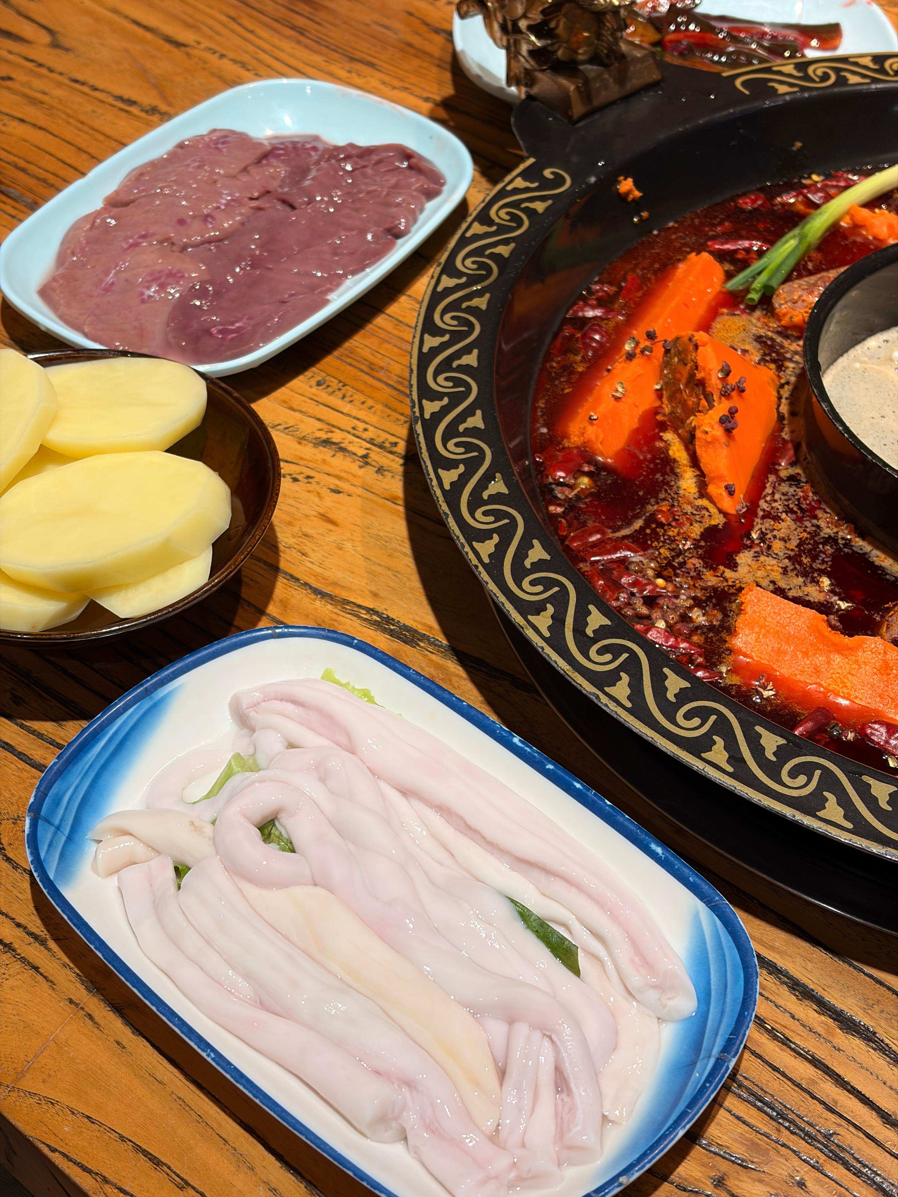 美食 打卡打卡 上海·重庆叙山河·居民楼火锅(永平安店)