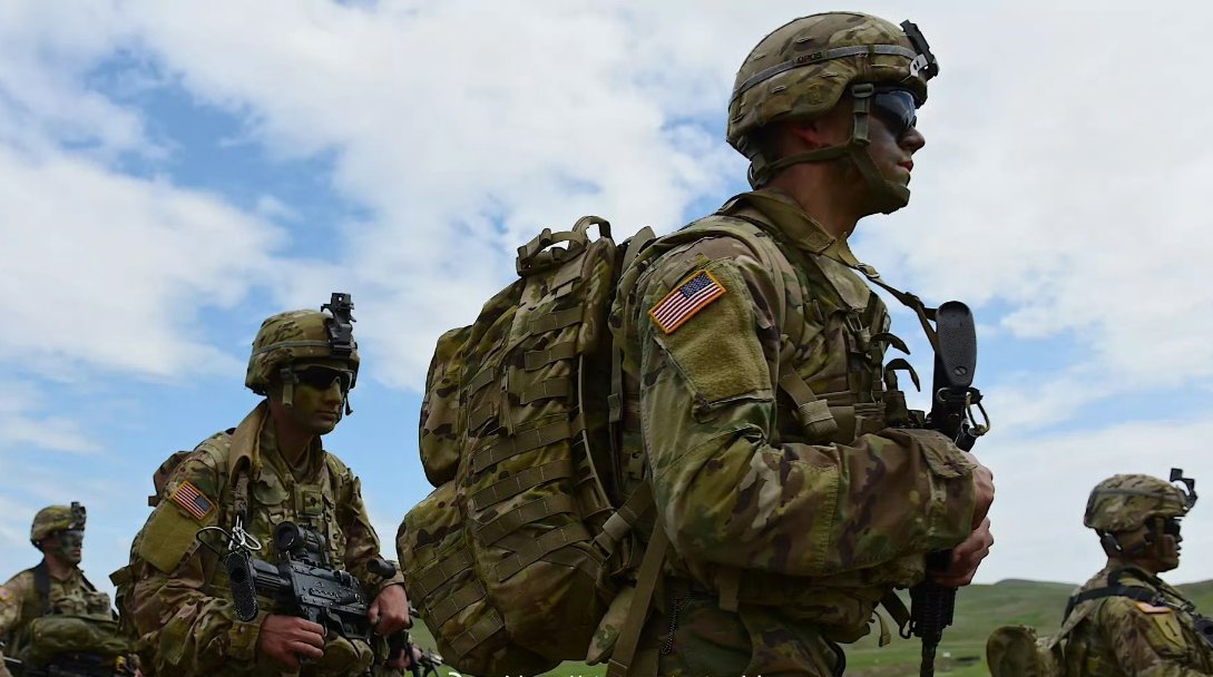 【美军放宽征兵限制允许有大麻前科者入伍】根据美国陆军最新条例，美国陆军已将新兵的