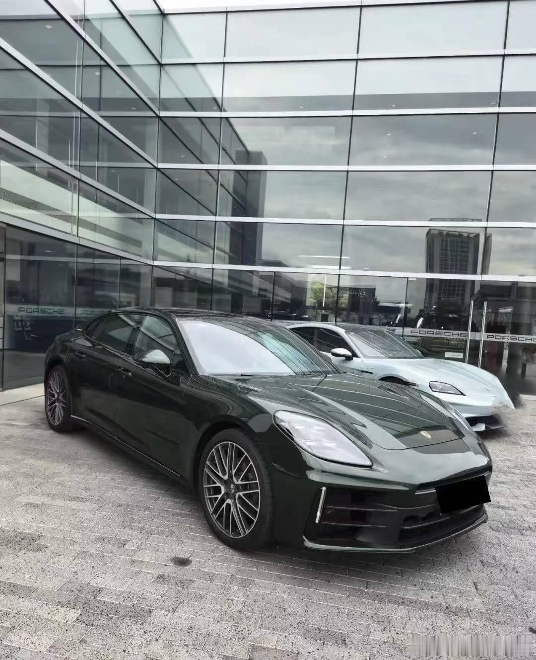 24款Panamera4行政加长版 求伯乐，橡树绿-千鸟格，25年5月上牌，70