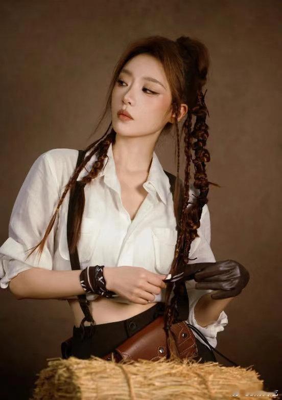 张月回应重登舞台从女团出道到重回乘风舞台，张月带着忐忑与热爱，只想不留遗憾地绽放