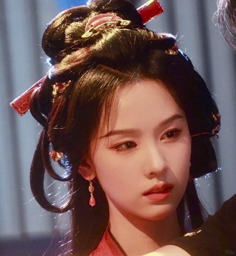 翘楚 剧情逻辑 剧集翘楚 重生复仇就得这么拍才对！女主不搞降智爽感，步步为营攒筹
