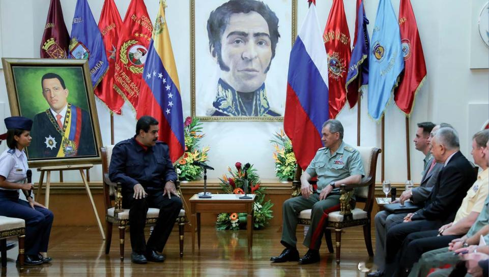 2015年2月12日俄罗斯国防部长绍伊古在委内瑞拉加拉加斯会见委内瑞拉国防部长V