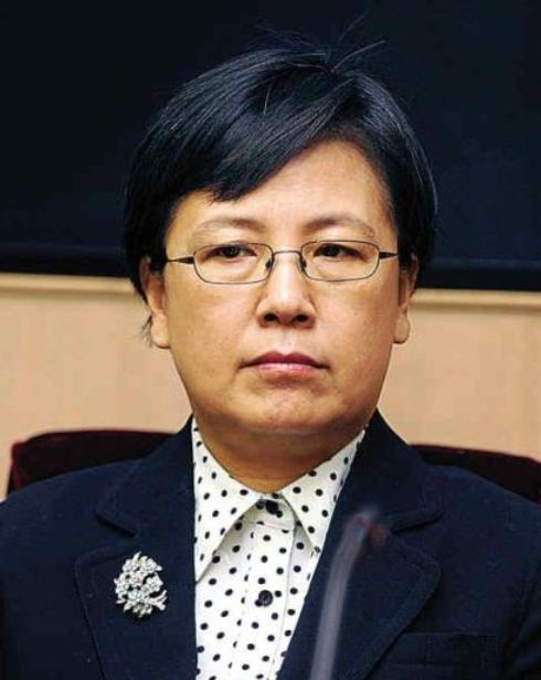 原辽宁省副省长鲁昕被查，还是个女领导，没想到也落马。
9月28日，据国家相关机构