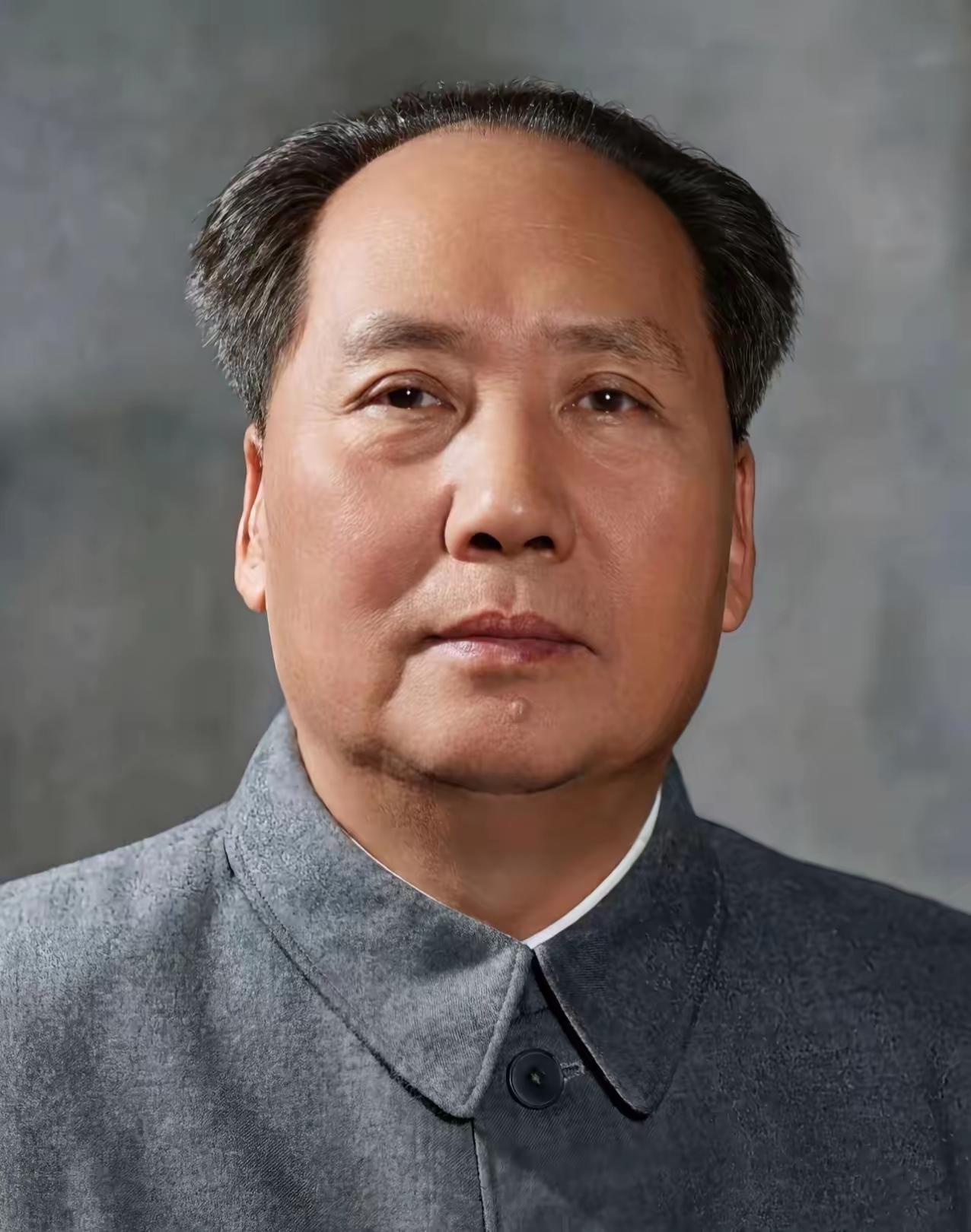 经典永存！毛主席高清中山装标准像，庄重肃穆、神采奕奕，定格新中国领袖的伟岸风采。