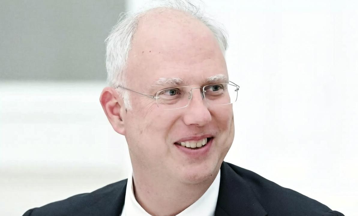 俄美的交易确实是见不得光的，双方代表每次谈完都开心的不得了，但又拒绝公开谈话内容