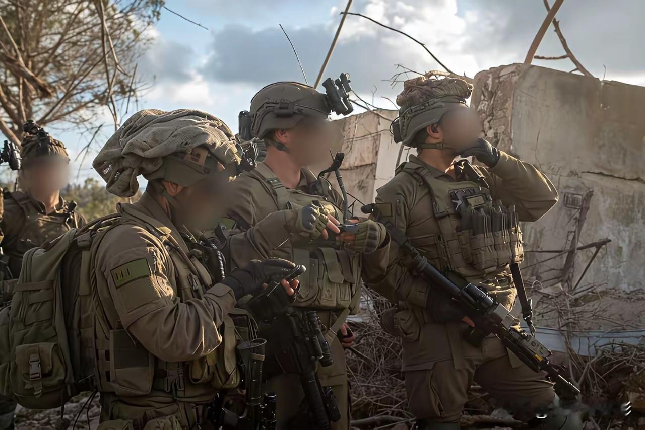 以色列军队在黎巴嫩南部村子，发现了前卫-1单兵防空导弹的DL-10电池冷却系统。