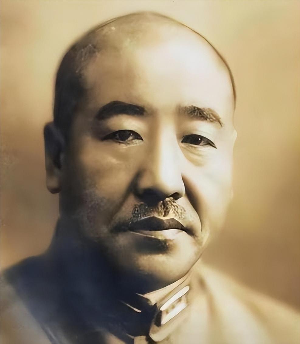 太残忍了！2010年河南林州，拆迁队一锹下去，竟挖出 36 具八路军白骨，一把喂
