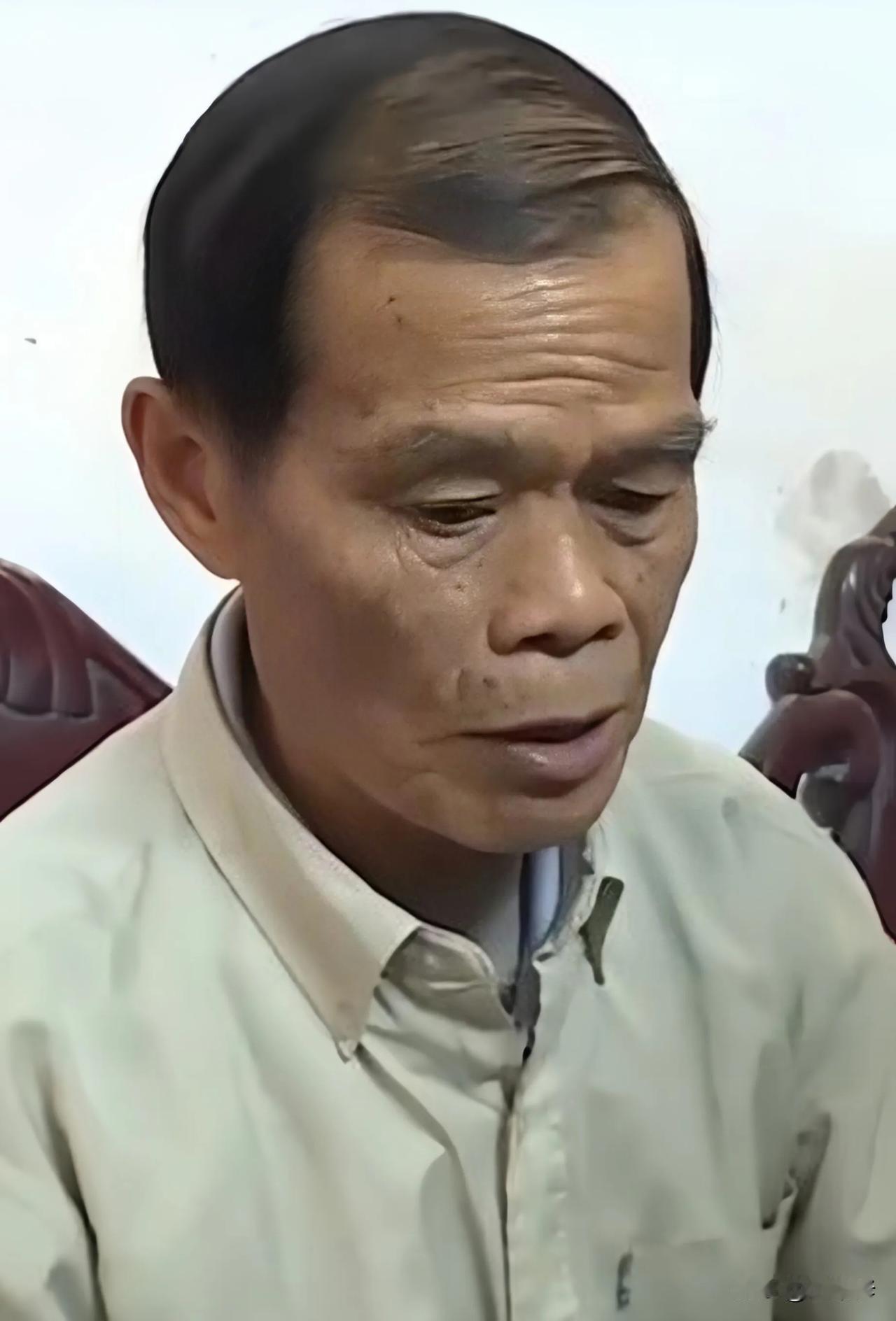 2002年，74岁包租公出于同情，免掉了24岁打工妹的房租，没多久打工妹生下一个