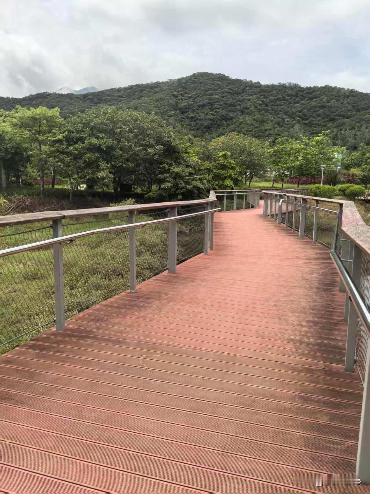 一位肿瘤科主任医师说：“如果你想让自己多活几年，你就谁都不要管，管好自己就行了。