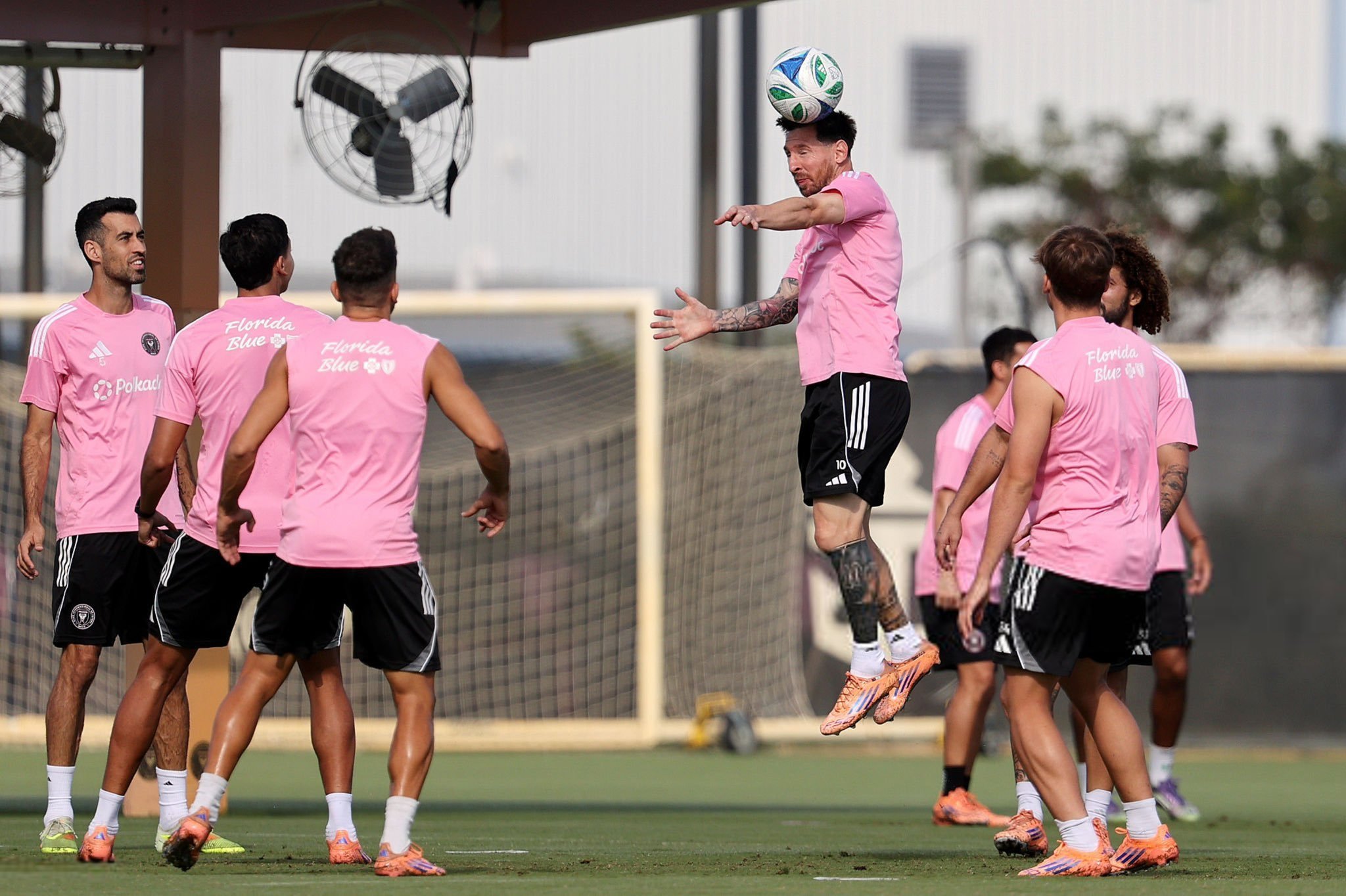 备战美职联总决赛，梅西训练组图梅西迈阿密国际vs温哥华白浪