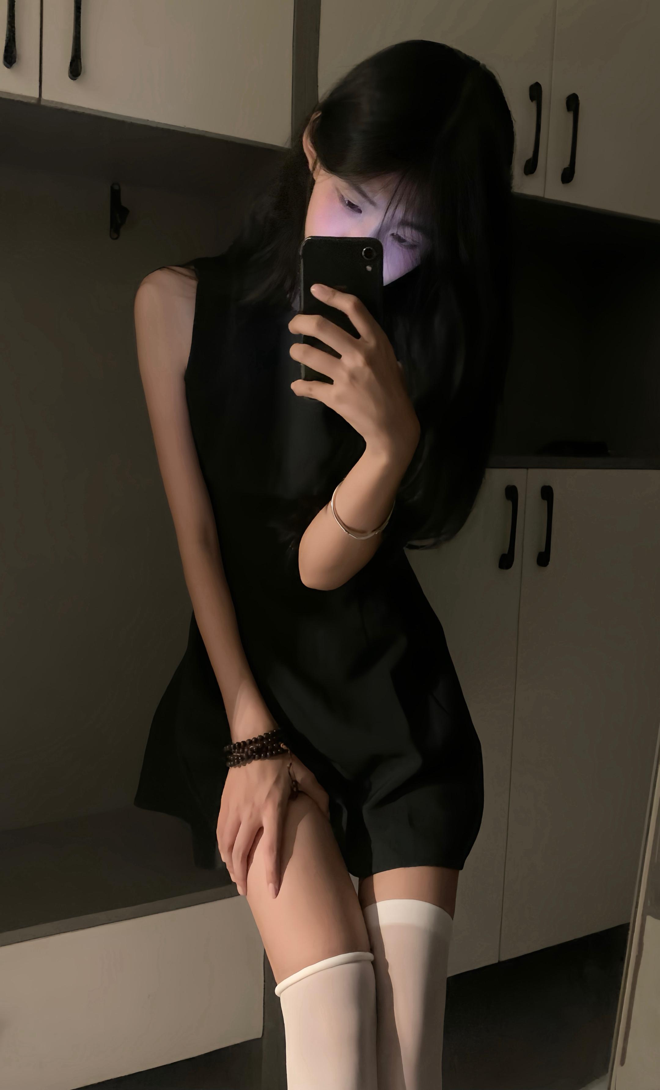 那时她还不会化很浓的妆