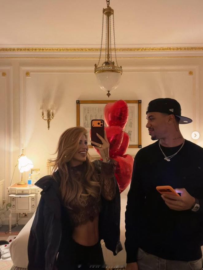 加布里埃尔妻子古德茉更新社媒晒照：Much much much love for