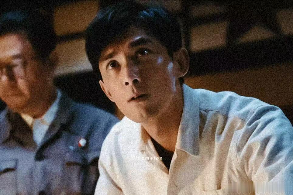黄渤OMG你吓到吴磊了黄渤吓吴磊吓出表情包名场面，危机时刻老卫星短波绝地反击，吴