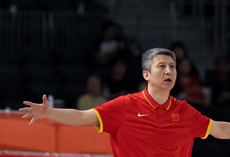 男篮的夏天结束了，但征程还没结束！中国男篮的夏天结束了，我想这个夏天的结果是苦涩