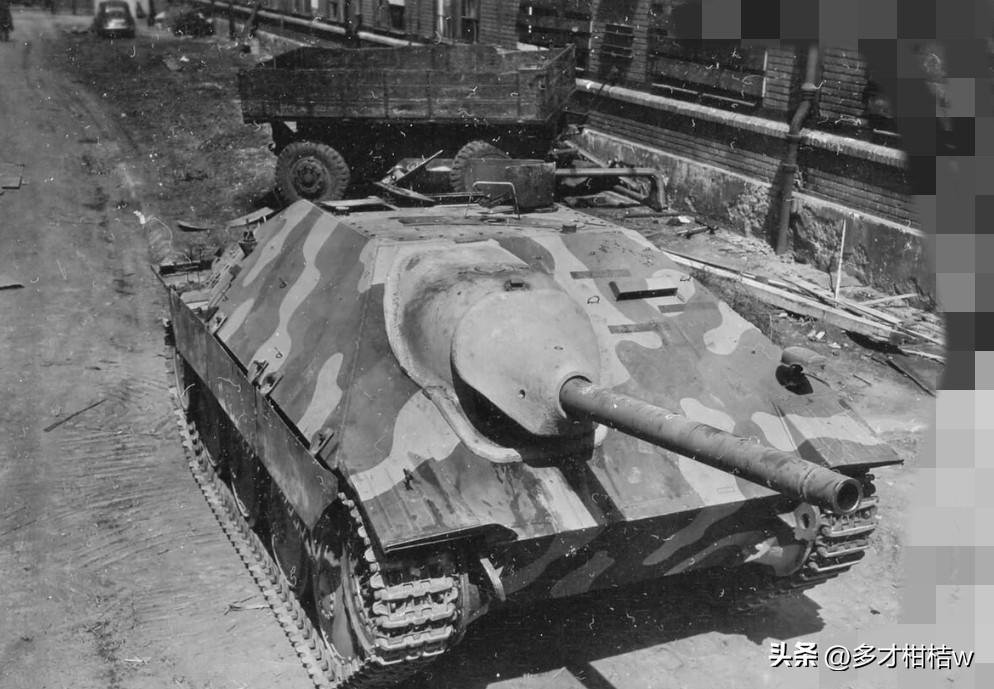 战后布拉格军事工业花费在追猎者身上的精力并非仅在生产G-13上面。

实际上，战