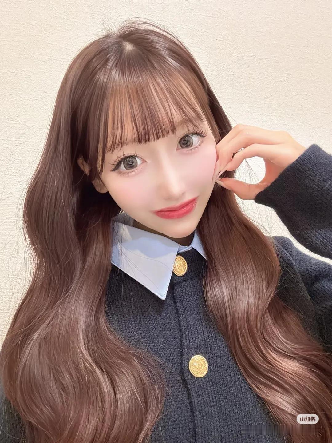 话说日本近几年就推出了许多颜值和气质都相当不错的新晋博主，而爱知就是其中之一。凭