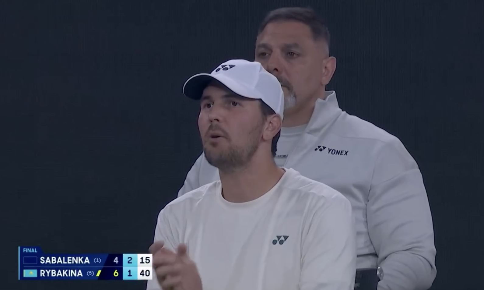 萨巴伦卡vs莱巴金娜 武科夫有点玄学在身上，镜头一切他，他一叨叨，要么莱巴一发回