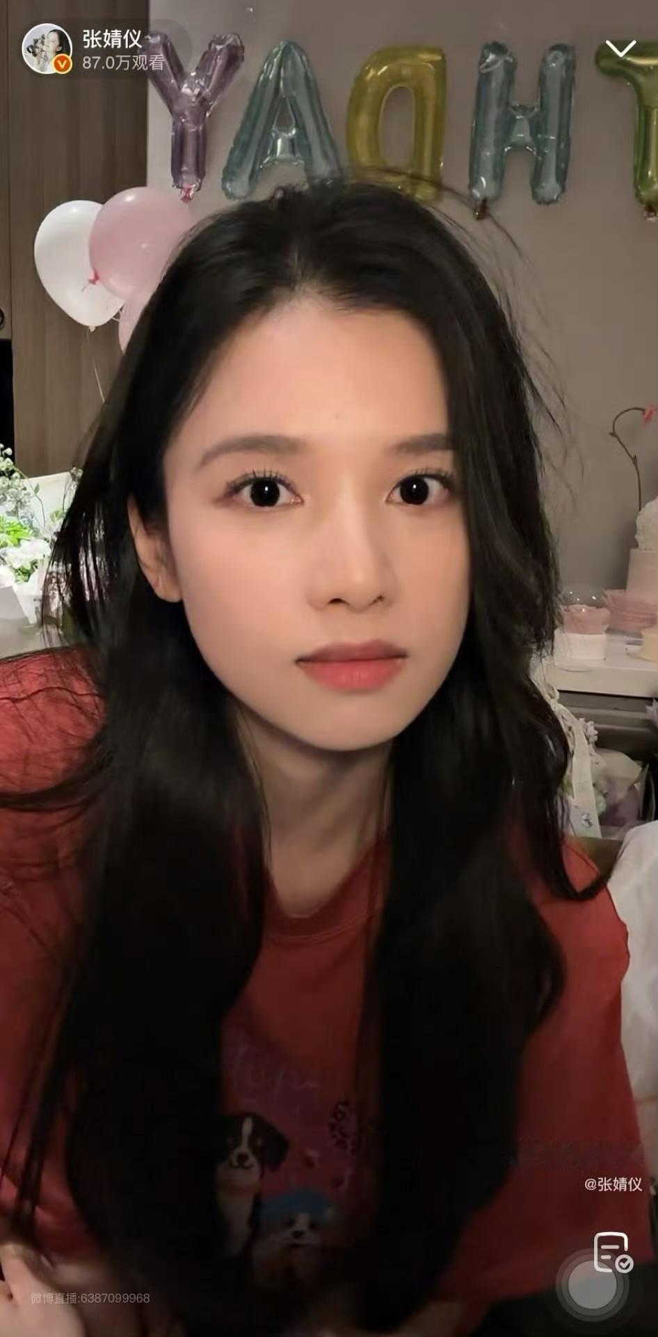张婧仪说现在拍的戏跟苗靖反差很大张婧仪直播透露现在拍的戏跟苗靖反差很大，wow完