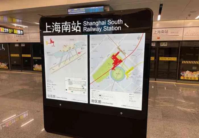 因为纽约地铁很臭，真·赛百味（Subway），所以上海地铁还是选择了飘着髮租界香