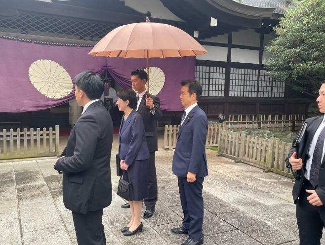 突发！靖国神社被起诉！
 
日本媒体刚披露高市早苗计划12月26日去参拜靖国神社