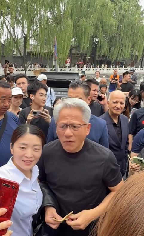 少年逆袭：从“坏孩子”到全美乒乓高手+学霸
 
混乱环境里，黄仁勋没学坏、反觉醒