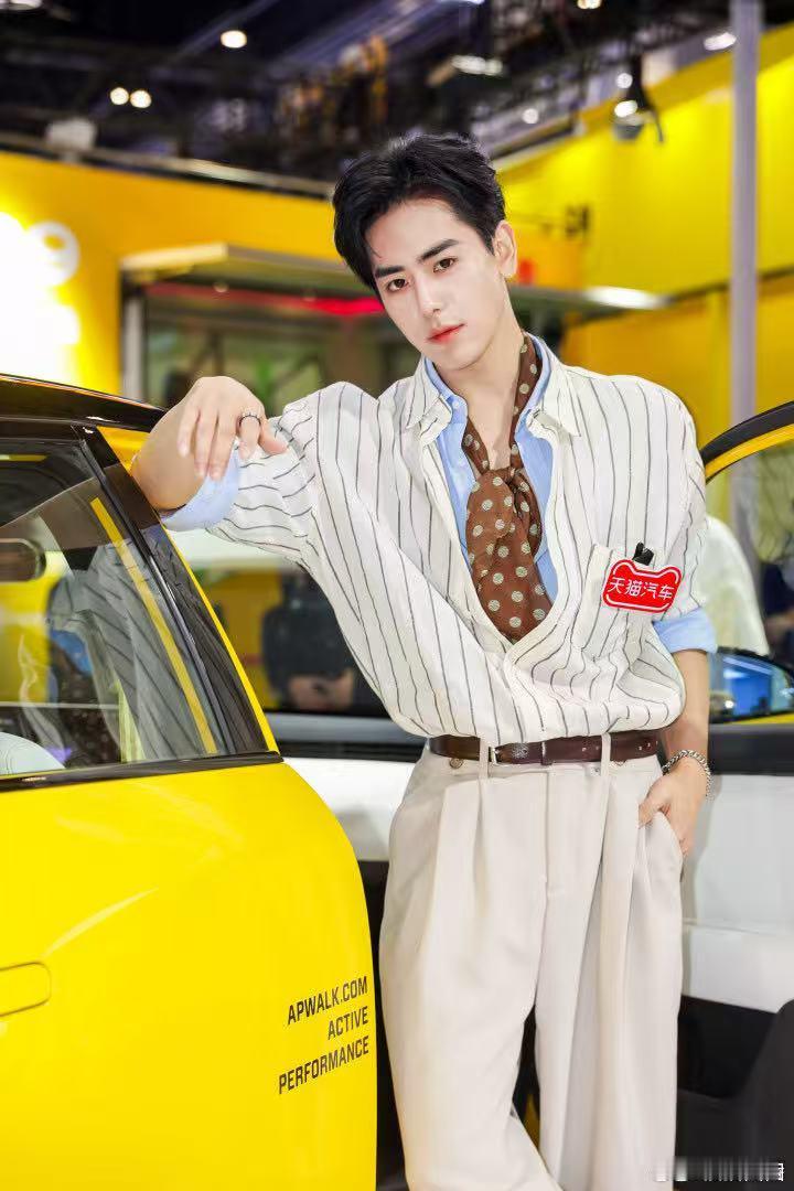 百亿车补认准天猫天猫卖整车了懒人福音来啦！手机就能买车，超舒服。天猫甄选靠谱好车