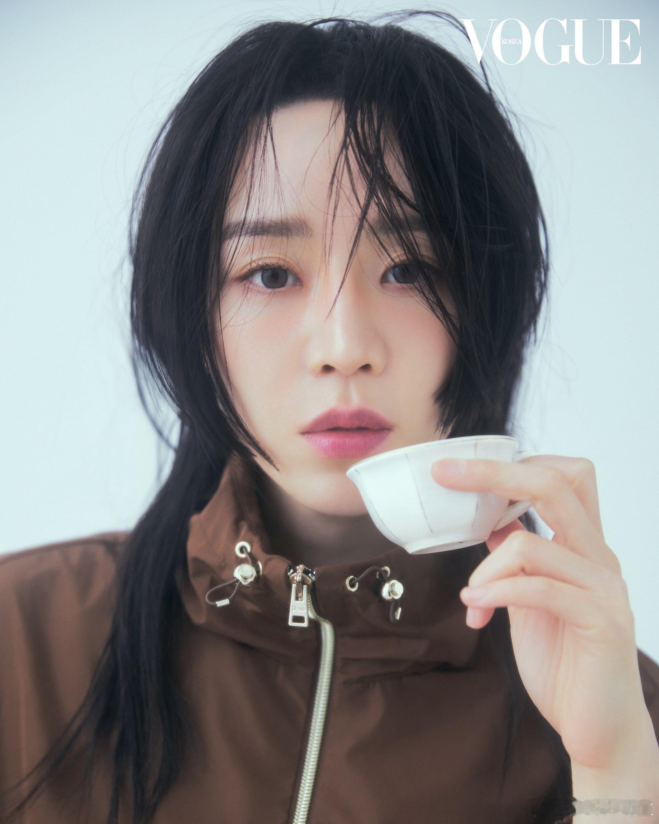 申惠善 Vogue Korea三月刊封面画报