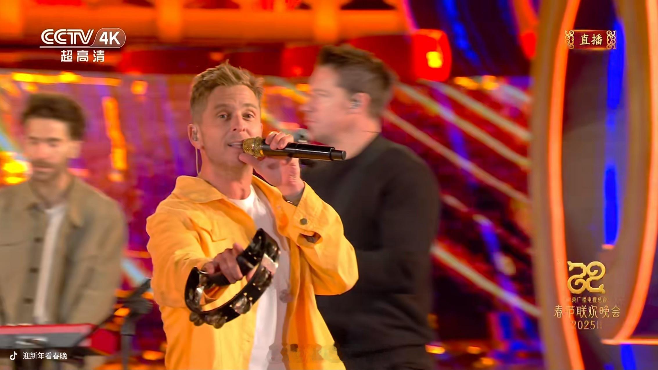 OneRepublic，今天超红[打call]挺和谐的，黄鹤楼太美了[舔屏] 