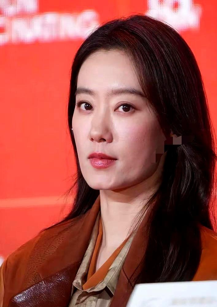 你们敢信吗？
周星驰这次在内娱选角，居然被一群顶流女星给“放了鸽子”。
他以为凭