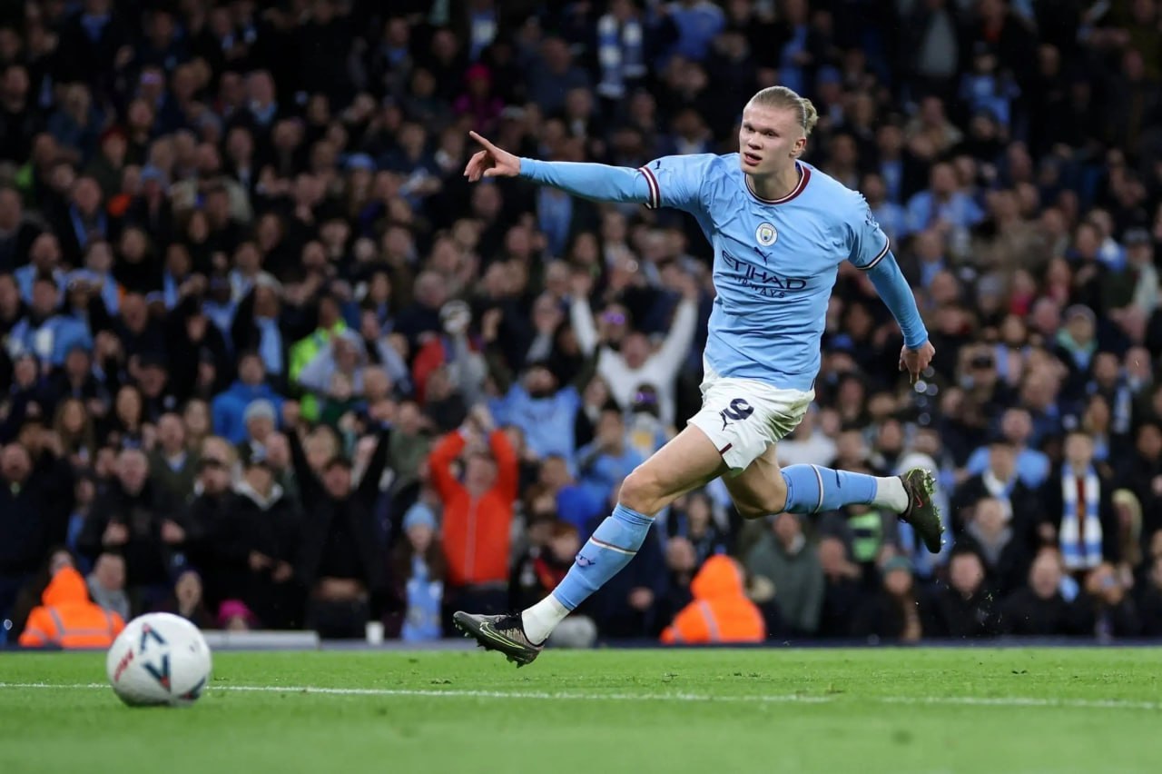 今日继续朝着好的方向出发！作品：沃夫斯堡vs霍芬海姆   沃夫斯堡主场成绩不佳，