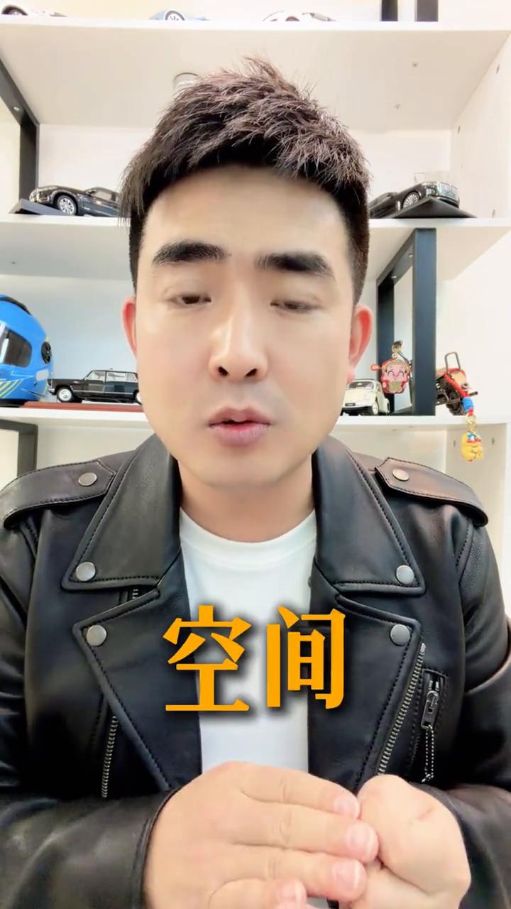 超旧起好月背后的秘密：豪华汽车市场半数以上占有率！华为干昆智驾。
兄弟们，你们发